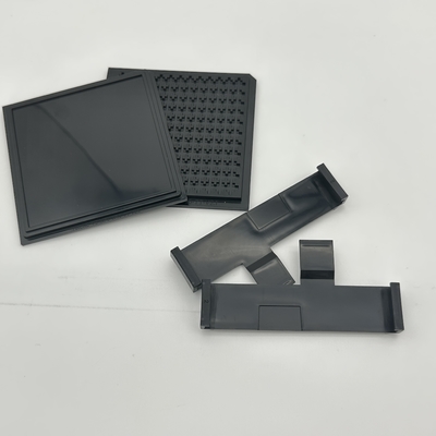 satın al Yüksek Uygunluklu Kare Tasarımlı ESD IC Çip Tepsisi Kapak ve Kliplerle Waffle Paketi online manufacture